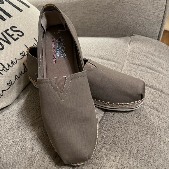 Bobs - Picture 1 of 2